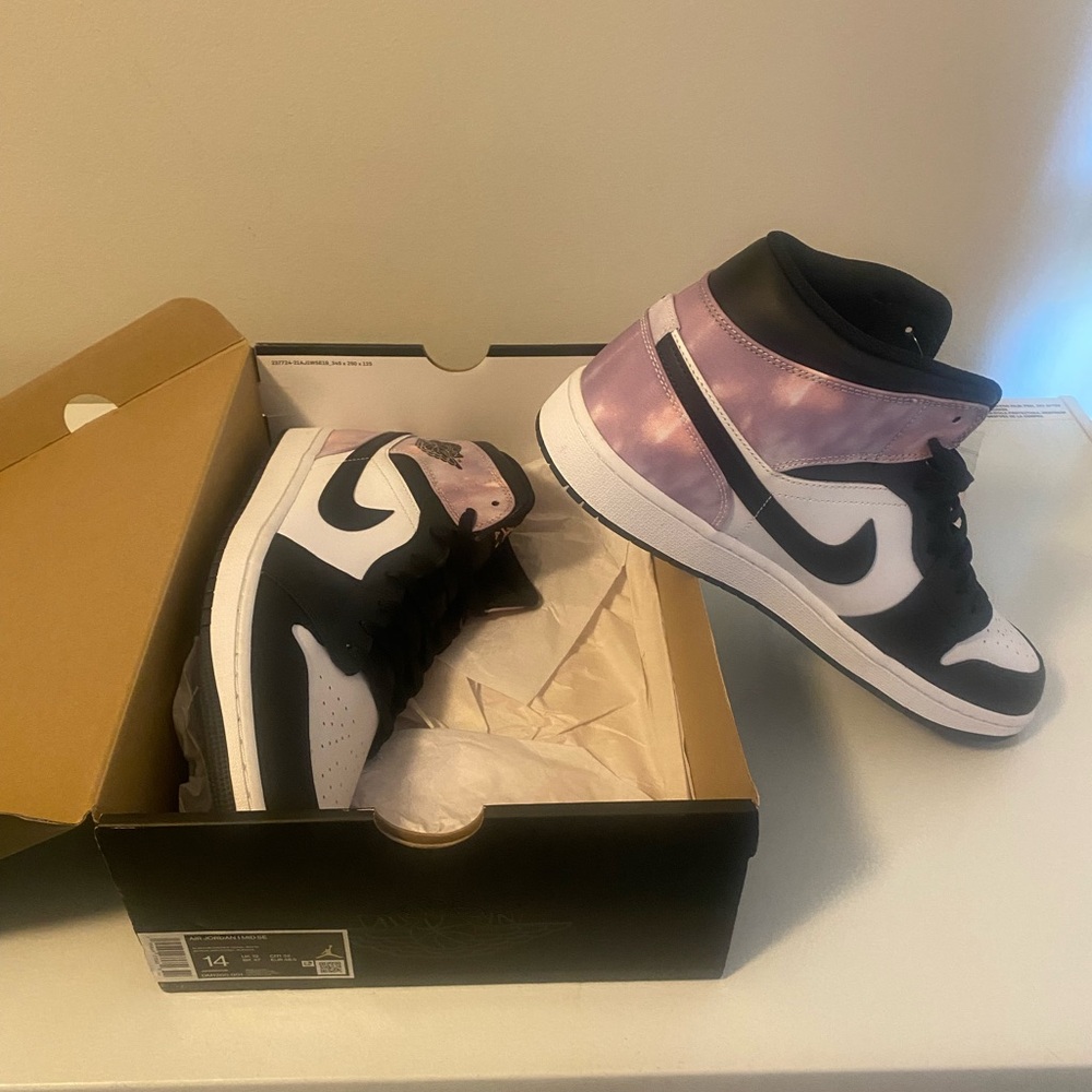 Nike Air Jordan Black and White Sneakers - Picture 8 of 8